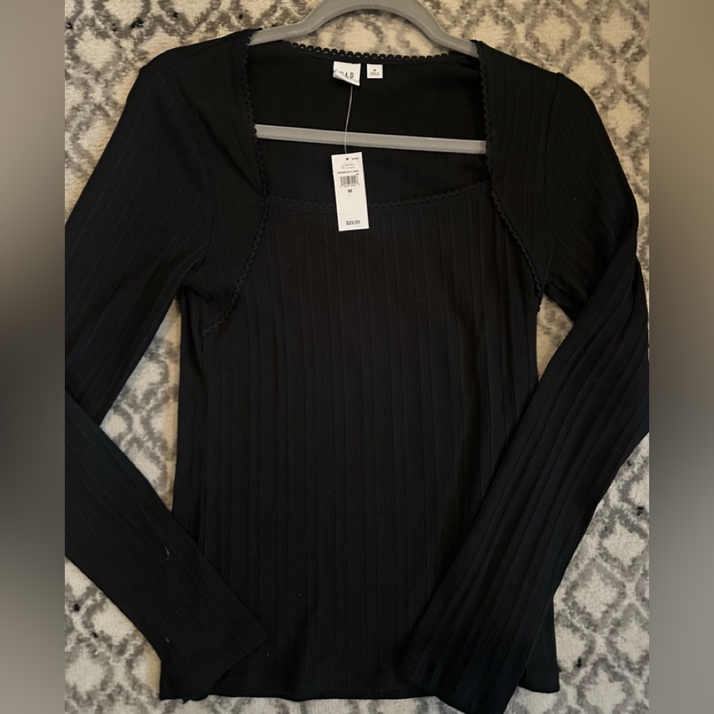 Gap ribbed black stretch long sleeve top, size M, NWT